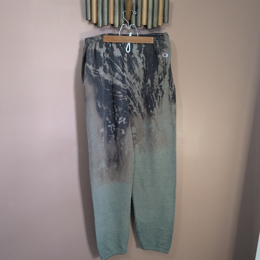 (M) Champion Green and Brown Joggers with Ombre Effect Loose Fitting w Drawstrin